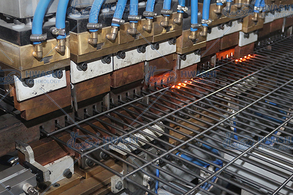 Продвинутая автоматическая шелковая сварочная машина для линии производства шелковой сетки 6