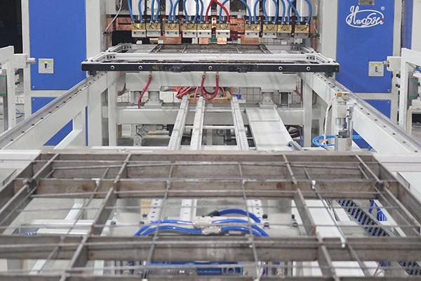 Линия по производству конденсаторов для проволочных труб холодильников, сварочный и гибочный станок 6