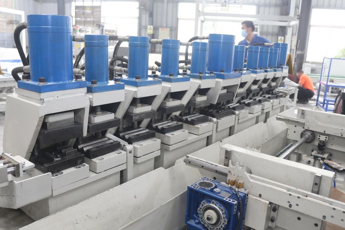 Автоматическая IBC-машина для прессования и формования коротких труб для IBC-рамочных труб